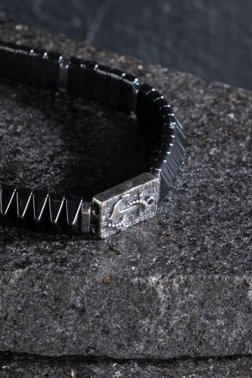 Sertifikalı Denizci Çapa Gümüş Aparatlı Hematit Doğal Taş Makrome Bileklik