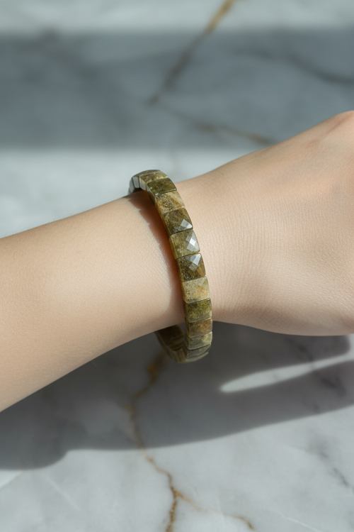 Geniş Kesim Tsavorit Yeşil Lal Doğal Taş Bileklik