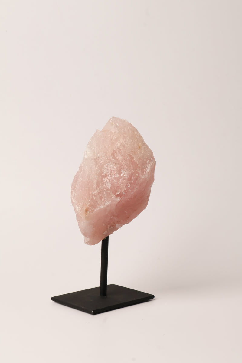 Pembe Kuvars Doğal Taş Standlı Ham Parça – 600 gr