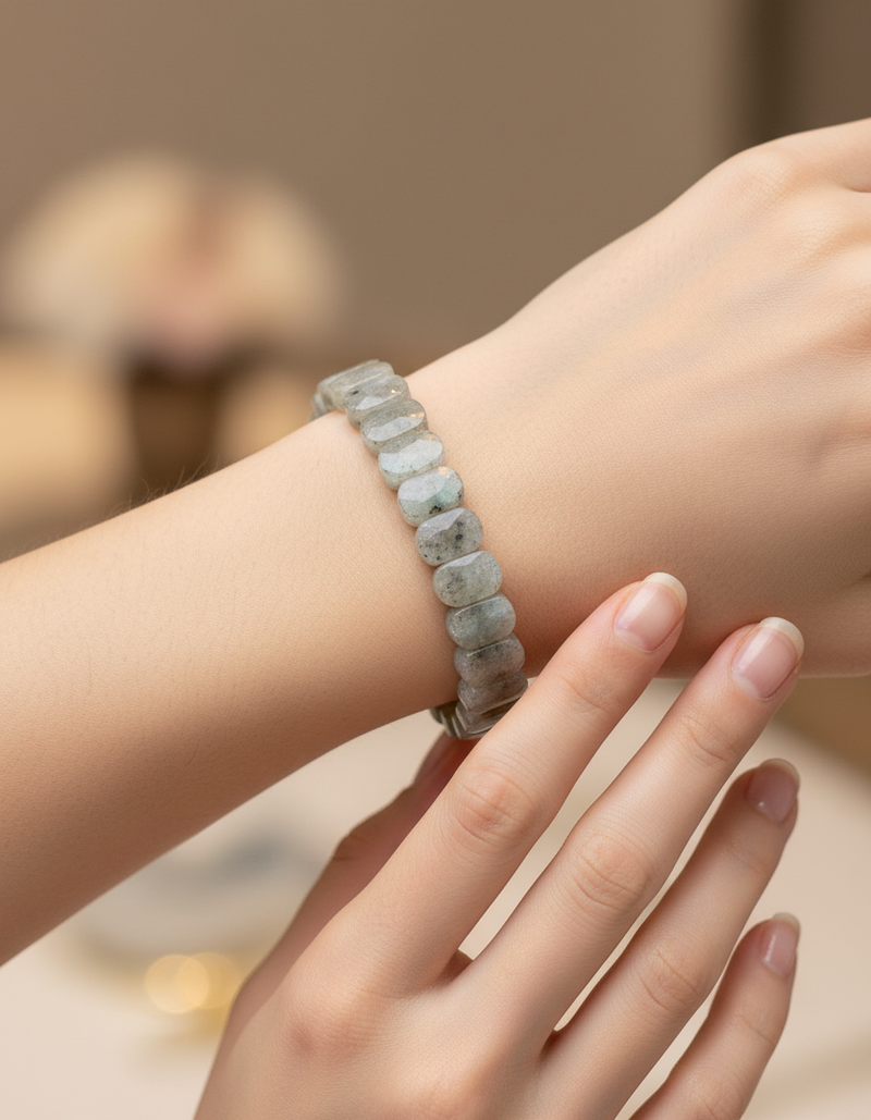 Sertifikalı Labradorit Doğaltaş Bileklik – Özel Rolex Kesim - Görsel 1 - Safnaturel