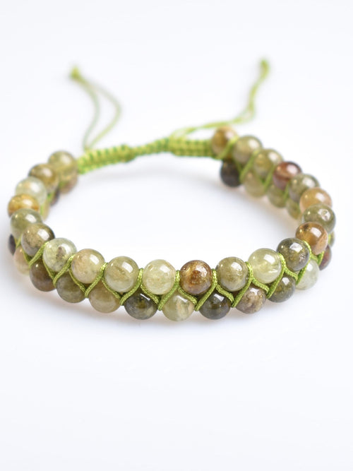 Sertifikalı Tsavorit – Lal (Garnet) Doğal Taş Bileklik – 6 mm Küre Kesim | Çift Sıra Makrome Tasarım | A+ Kalite