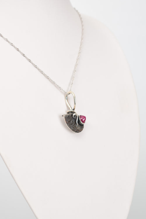 Yakut Doğal Taş 925 Ayar Gümüş Kolye