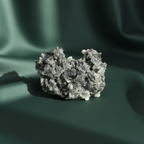 Prehnite Natural Stone Raw Piece – Safnaturel (62.3 gr)