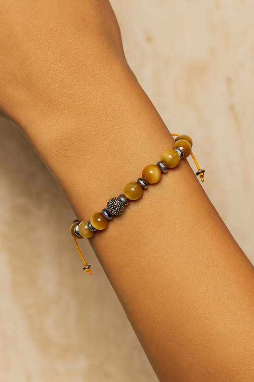 Kaplan Gözü Doğal Taş Makrome Bileklik – Gümüş Aparatlı, Ayarlanabilir Tasarım