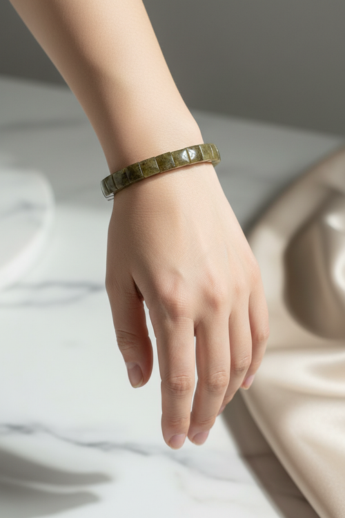 Geniş Kesim Tsavorit Yeşil Lal Doğal Taş Bileklik