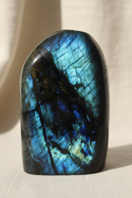 Labradorite Natural Stone Piece – 685 Gr | Collectible Sparkling Gray-Blue Natural Stone
