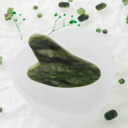 Yeşim Taşı Gua Sha Yüz Masaj Taşı Kalpli