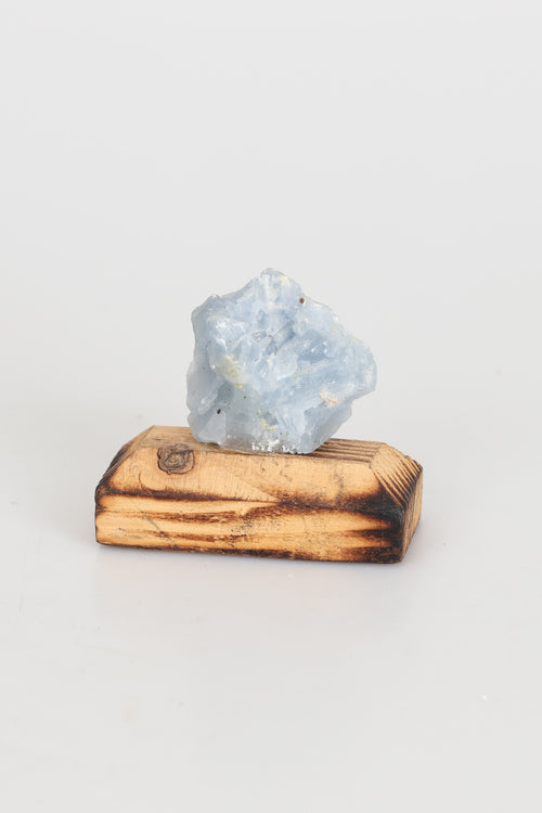 Mavi Kalsit Doğal Taş Ahşap Standlı Parça