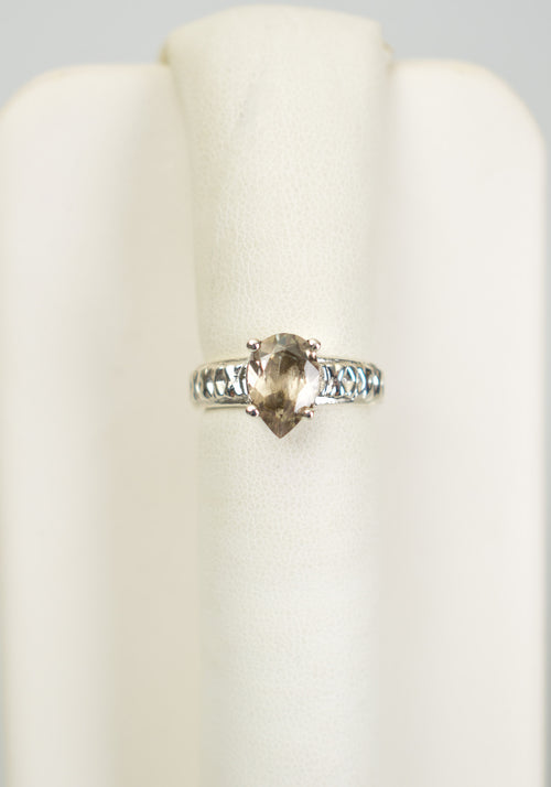 Zultanit ( Diaspore ) Doğal Taş 925 Ayar Gümüş Yüzük ( 2.26  Carat )